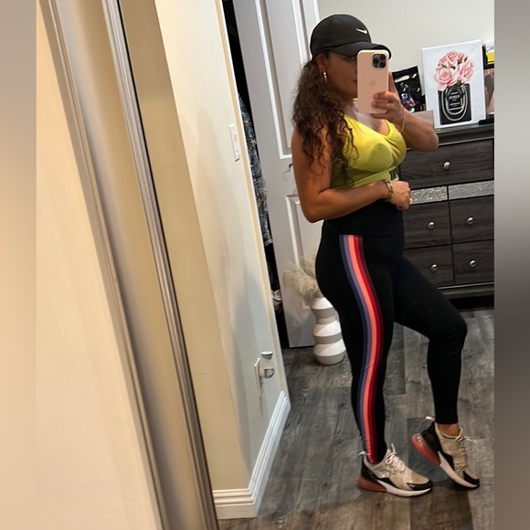 💜Pink VS Yoga Leggings - Picture 1 of 16